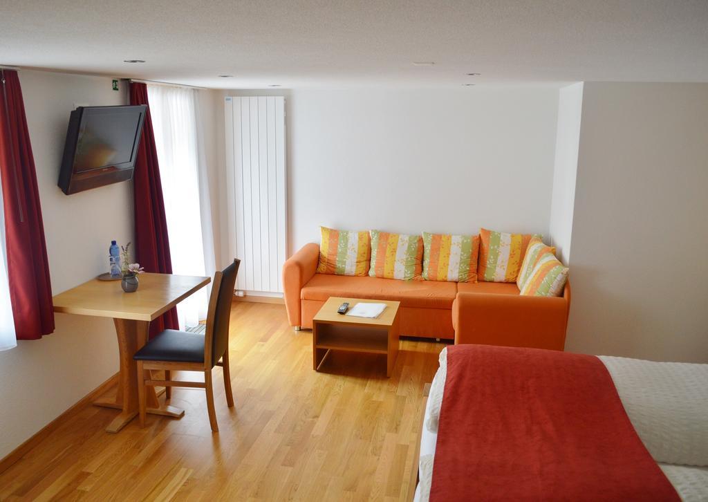 Hotel Grimsel Obergesteln Ruang foto