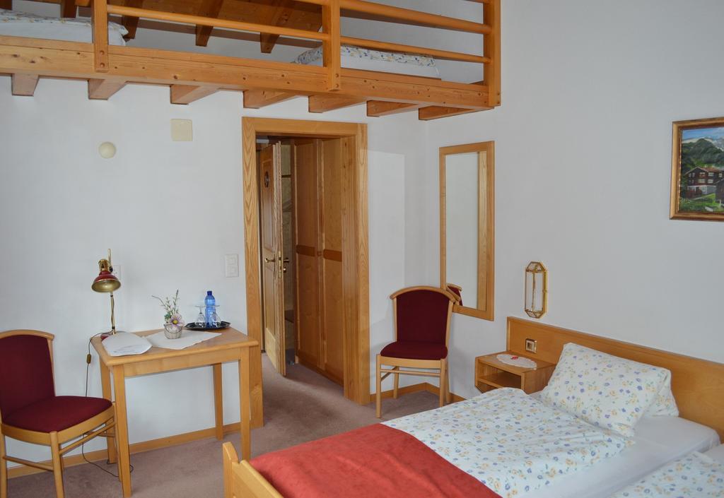 Hotel Grimsel Obergesteln Ruang foto