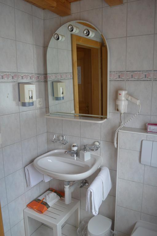Hotel Grimsel Obergesteln Ruang foto